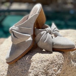 Jeffrey Campbell Cyrus Bow Mules | Color: Gray | Size:6.5